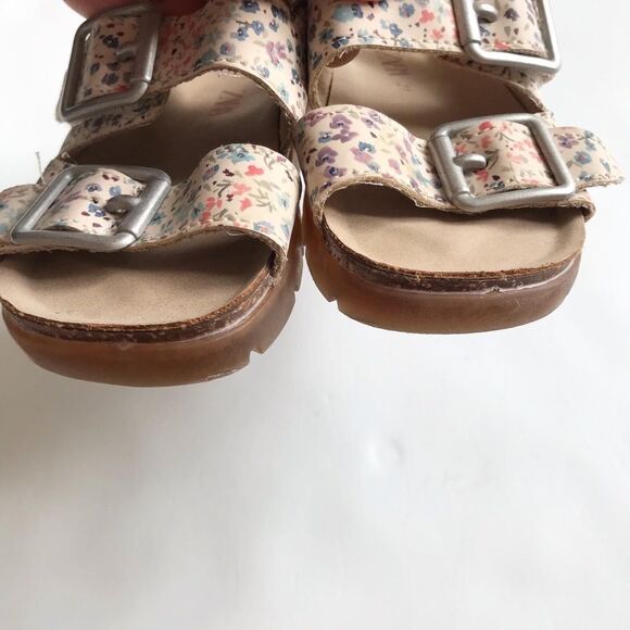 ZARA cream floral print buckle sandals EUC size 21(6) - Picture 5 of 8